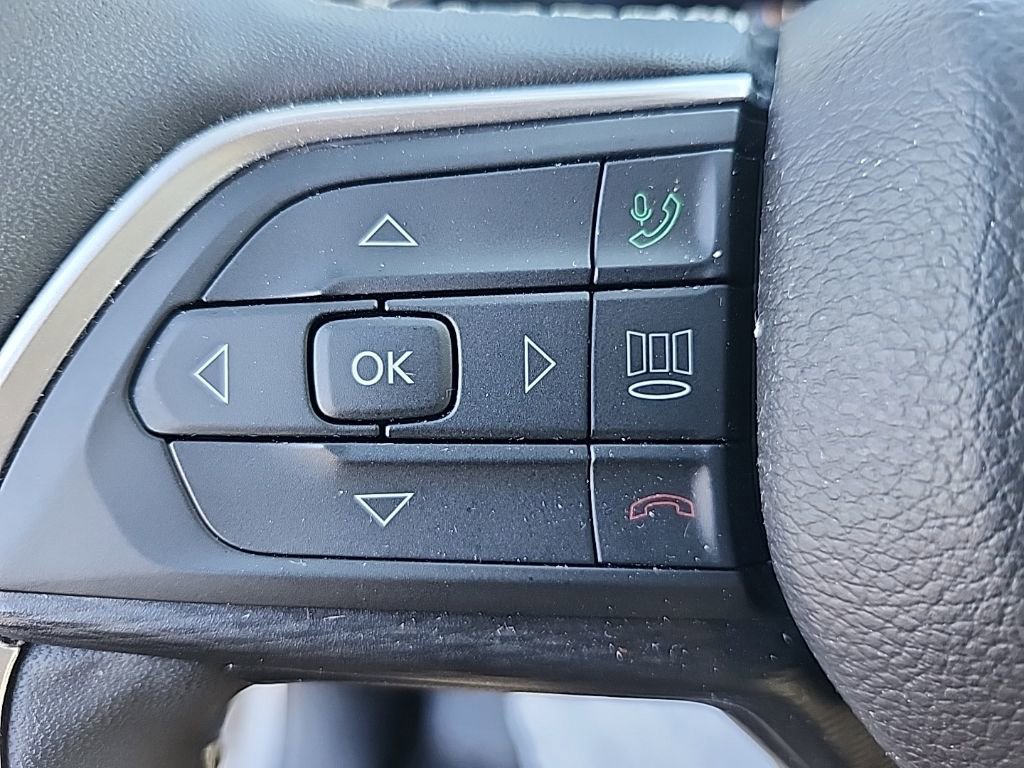 Used 2024 Jeep Grand Cherokee Altitude image 25