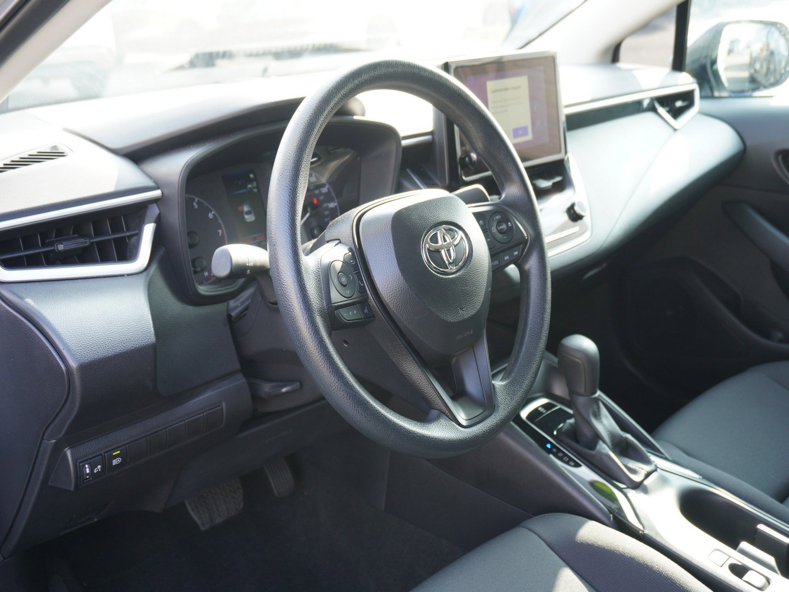 Used 2025 Toyota Corolla LE image 17