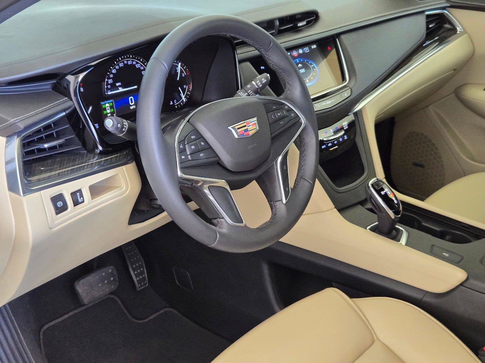 Used 2018 Cadillac XT5 FWD image 9