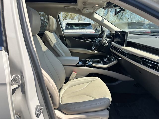 Certified 2023 Lincoln Nautilus Reserve w/ Equipment Group 202A image 34