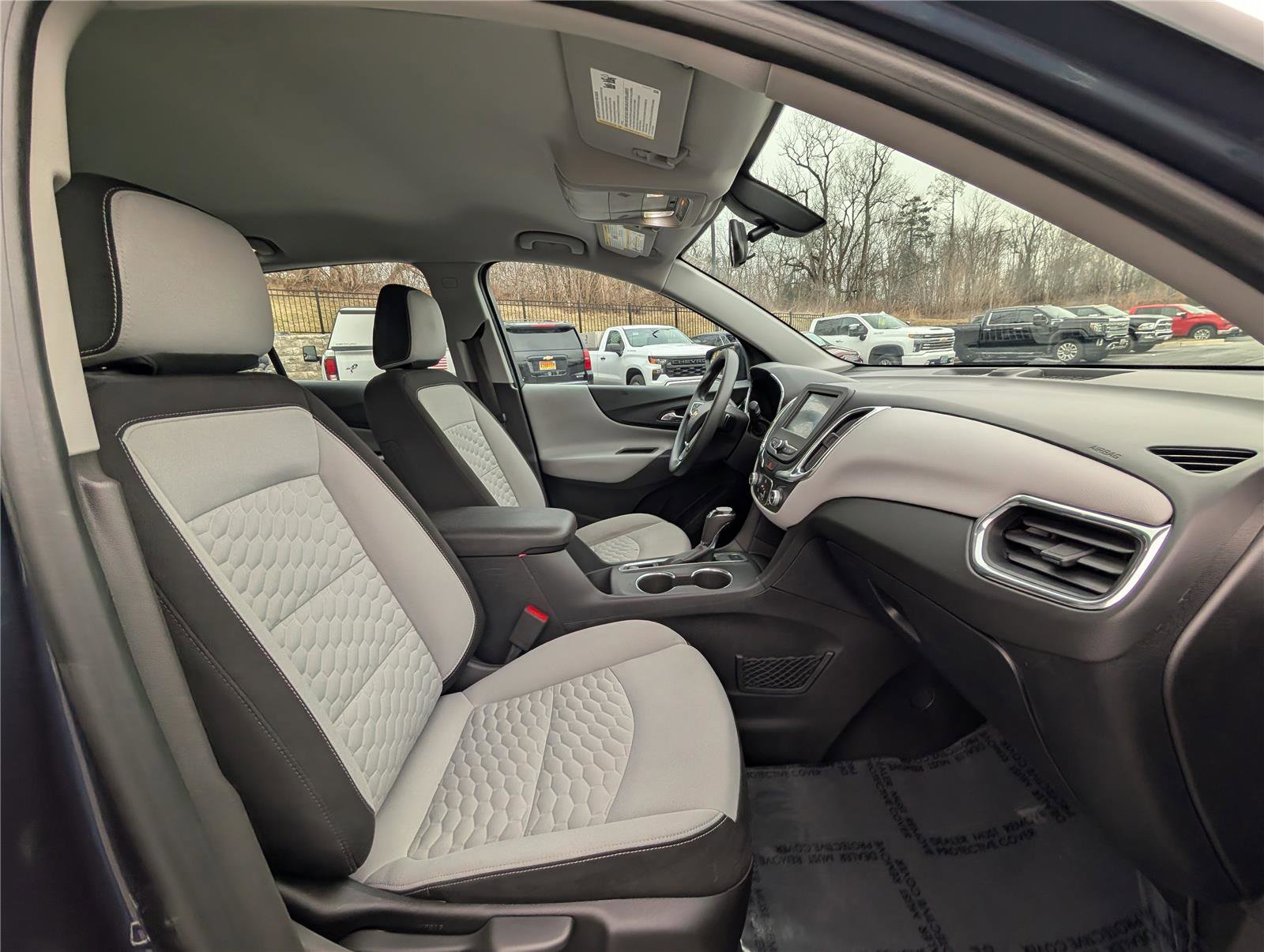 Used 2018 Chevrolet Equinox LS image 10