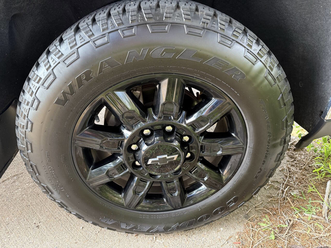 Used 2024 Chevrolet Silverado 2500 LTZ w/ LTZ Premium Package image 26