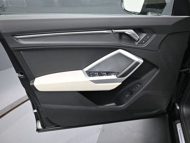 Certified 2025 Audi Q3 2.0T Premium w/ Convenience Package image 11
