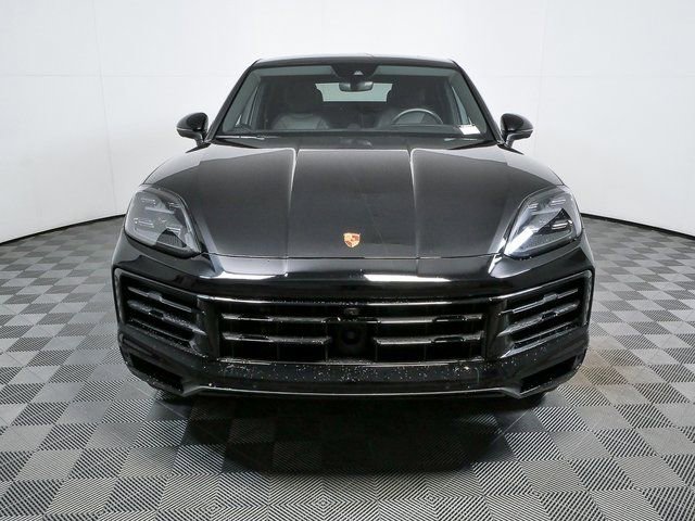 Certified 2024 Porsche Cayenne AWD image 39