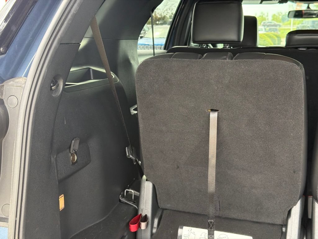 Used 2018 Ford Explorer XLT w/ Equipment Group 202A FWD image 33