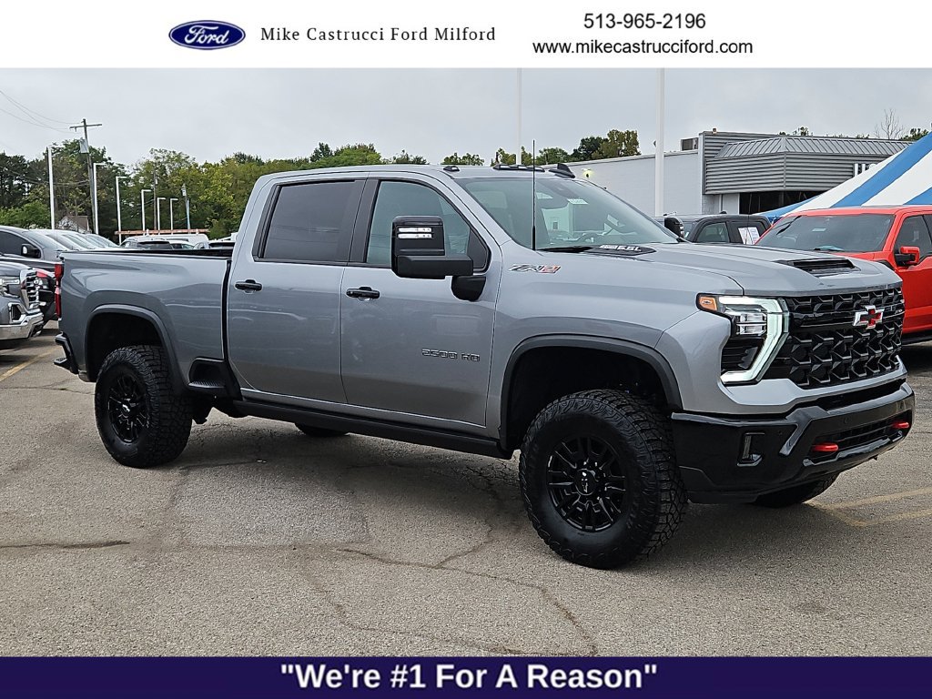 Used 2025 Chevrolet Silverado 2500 ZR2 w/ Technology Package AWD/4WD image 7