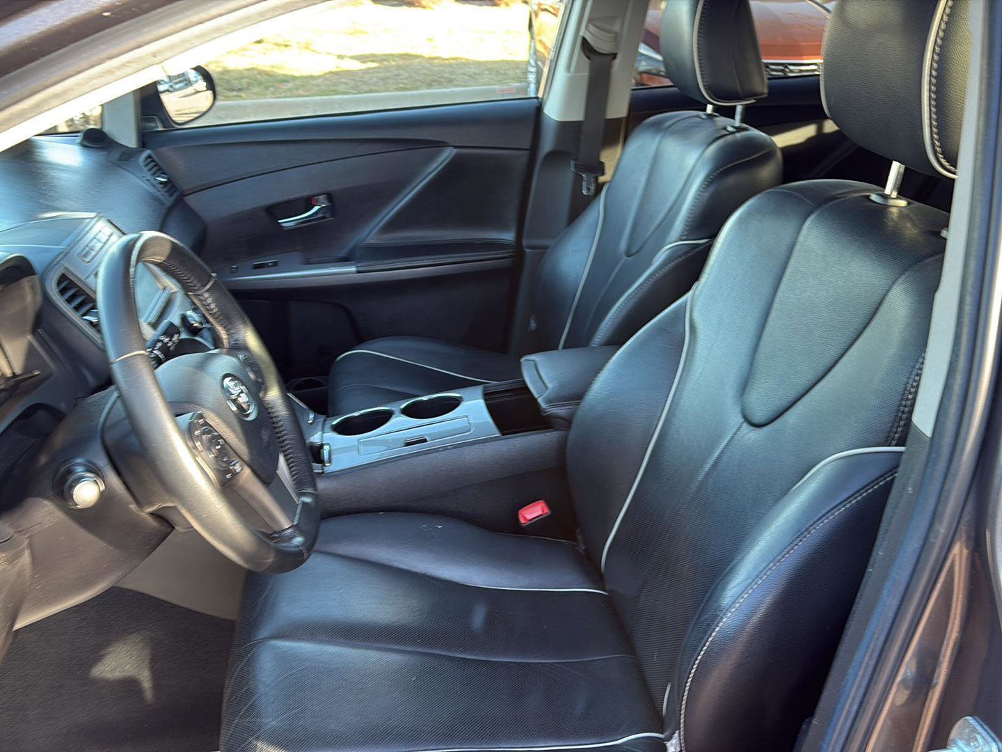 Used 2014 Toyota Venza XLE image 11