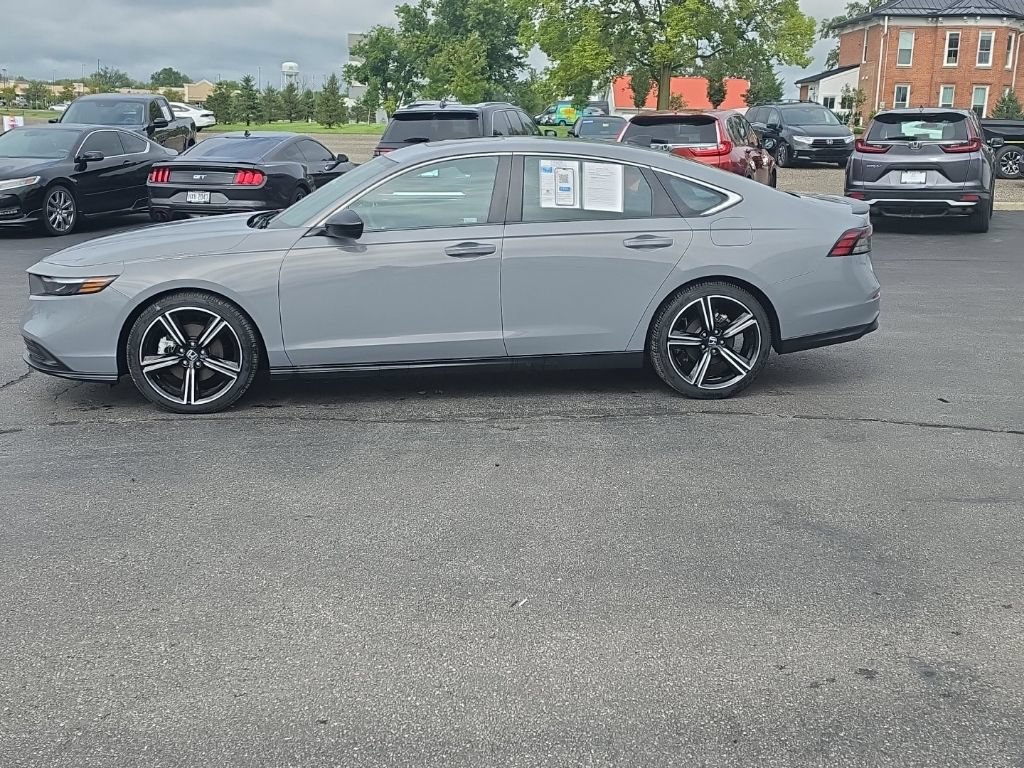 Used 2024 Honda Accord Sport image 4