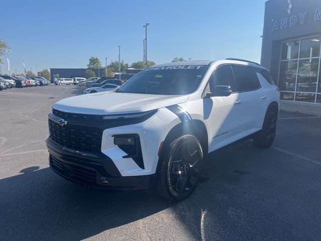 Used 2024 Chevrolet Traverse RS image 2