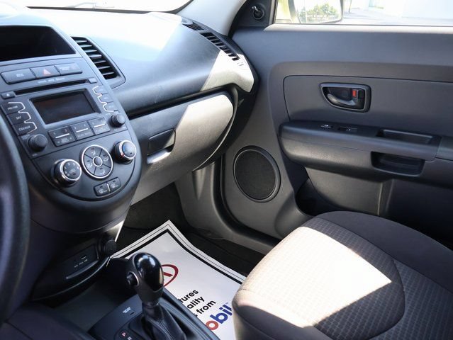 Used 2012 Kia Soul FWD image 22