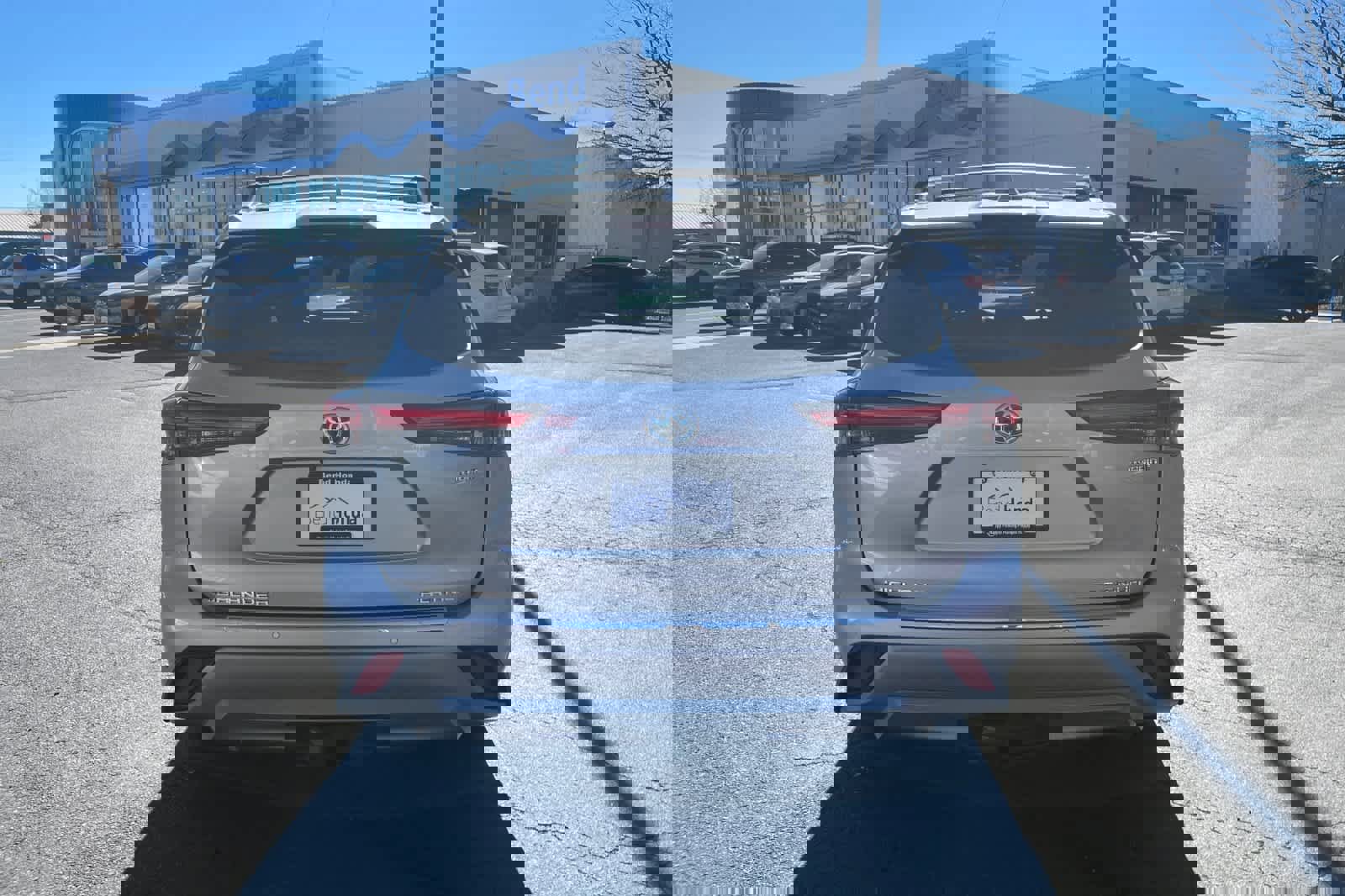 Used 2023 Toyota Highlander Platinum image 4