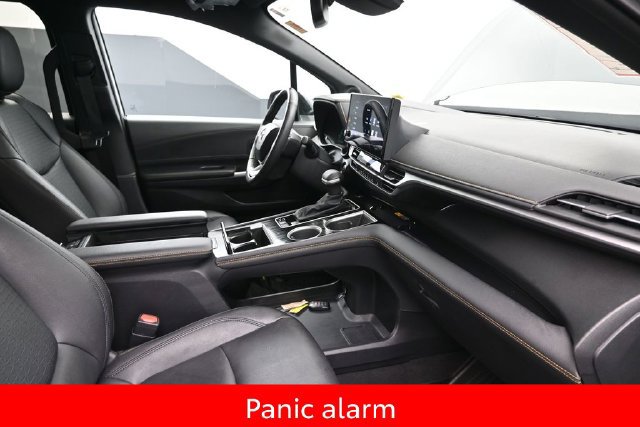 Used 2025 Toyota Sienna XLE Woodland Edition AWD/4WD image 17