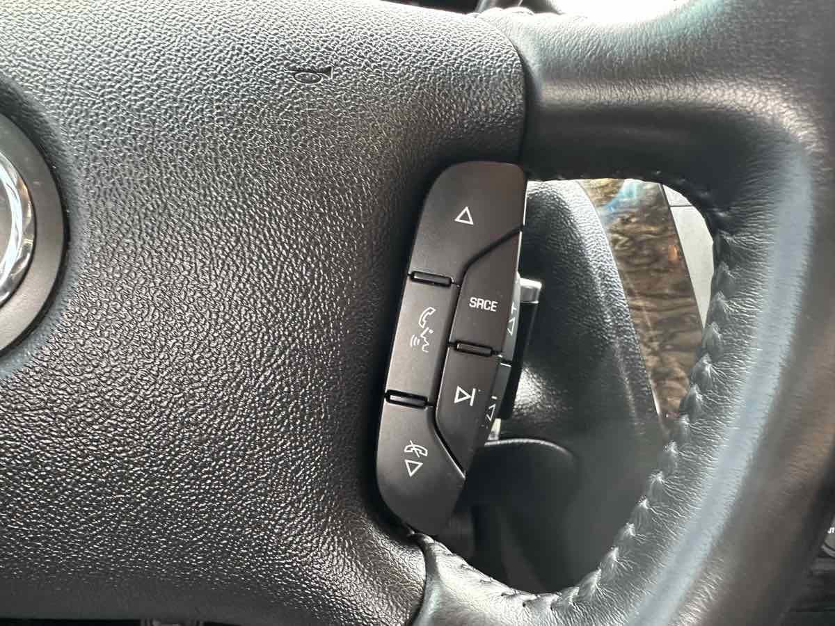 Used 2011 Cadillac DTS Limousine image 19