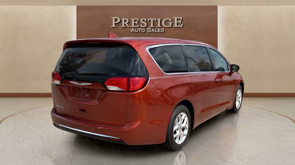Used 2018 Chrysler Pacifica Touring Plus w/ Tire & Wheel Group image 6