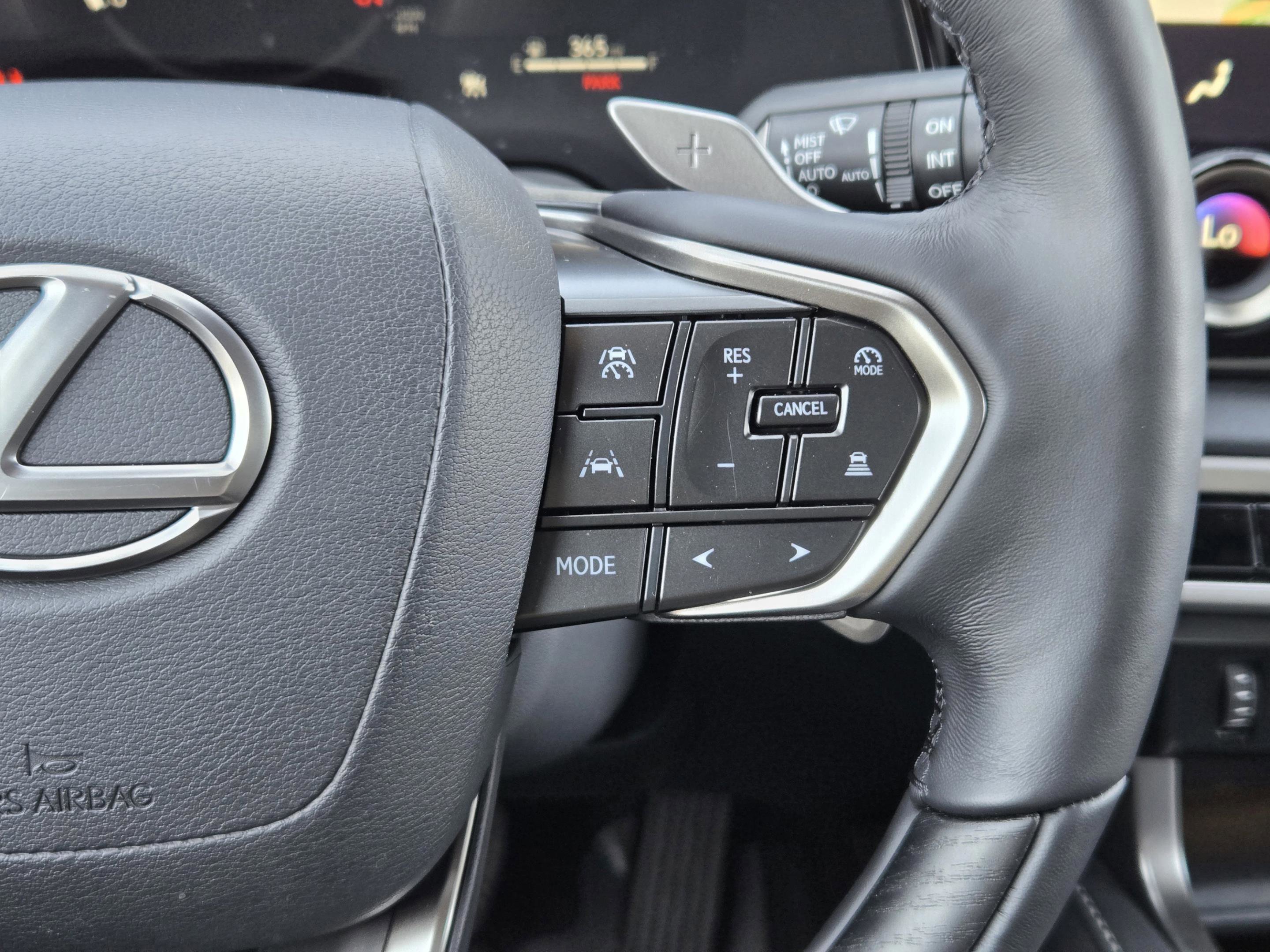 Used 2025 Lexus RX 350 Premium w/ Accessory Package (Z1) FWD image 28