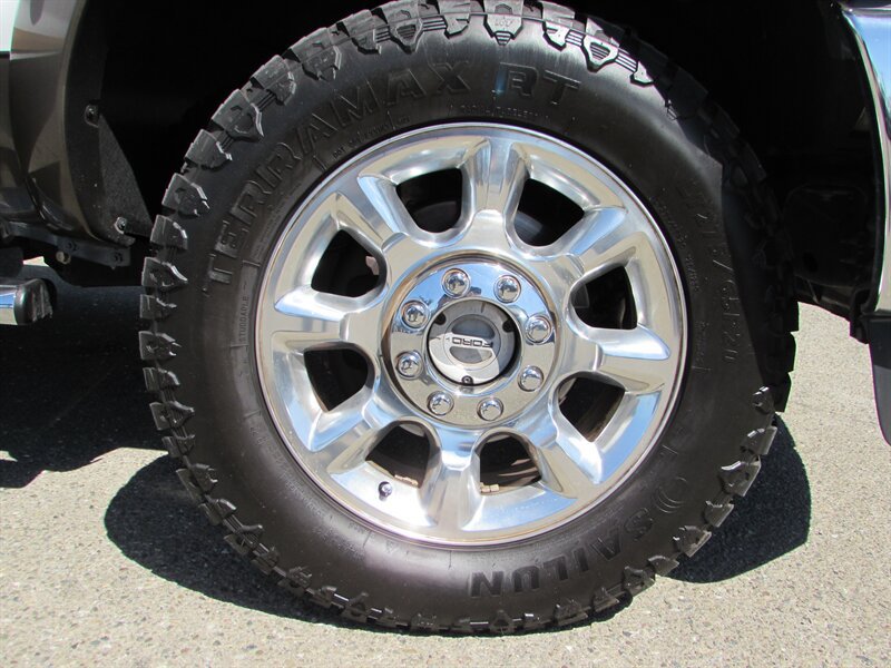 Used 2015 Ford F250 Lariat w/ Lariat Ultimate Package AWD/4WD image 32