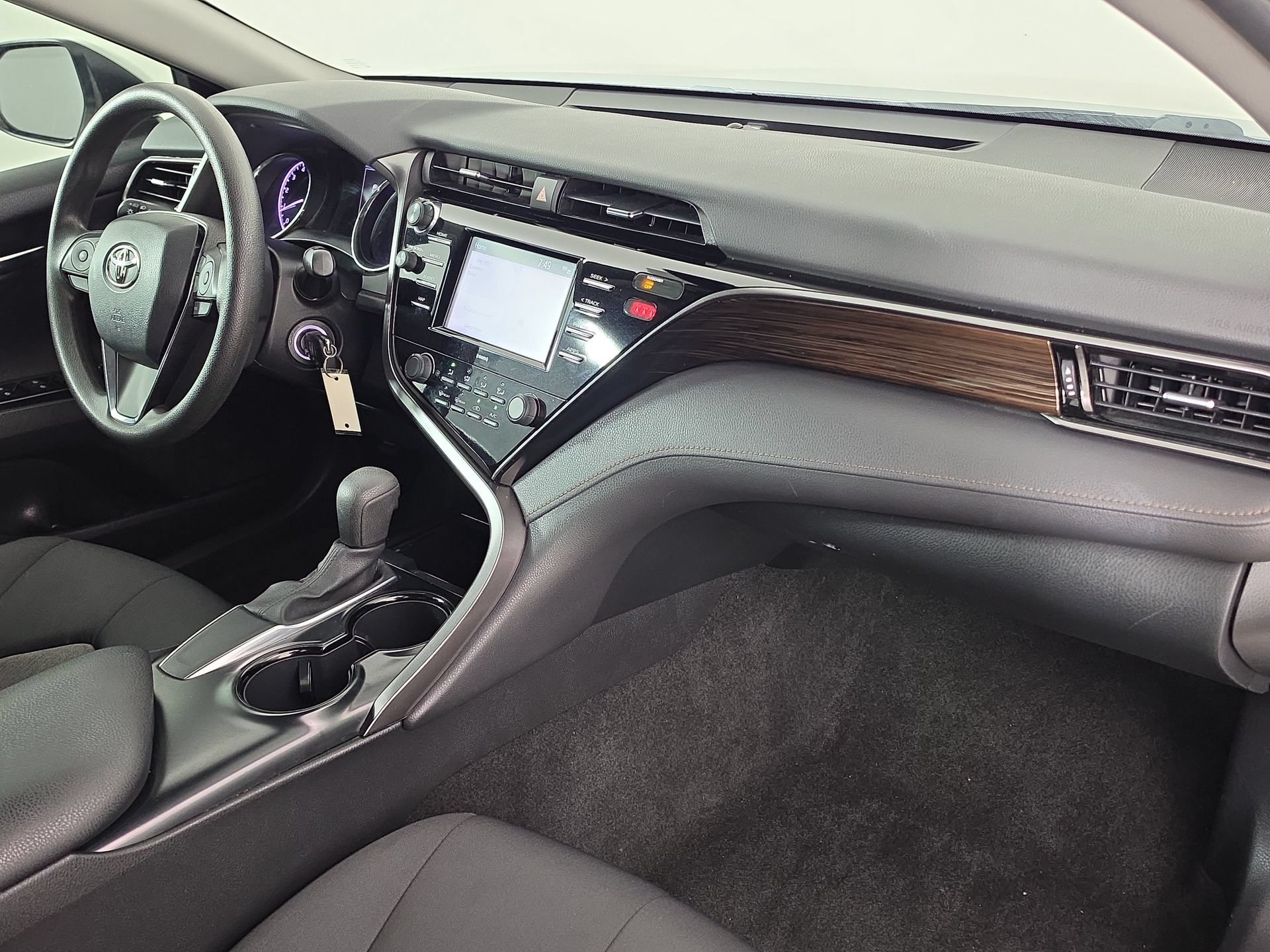 Used 2020 Toyota Camry LE FWD image 41