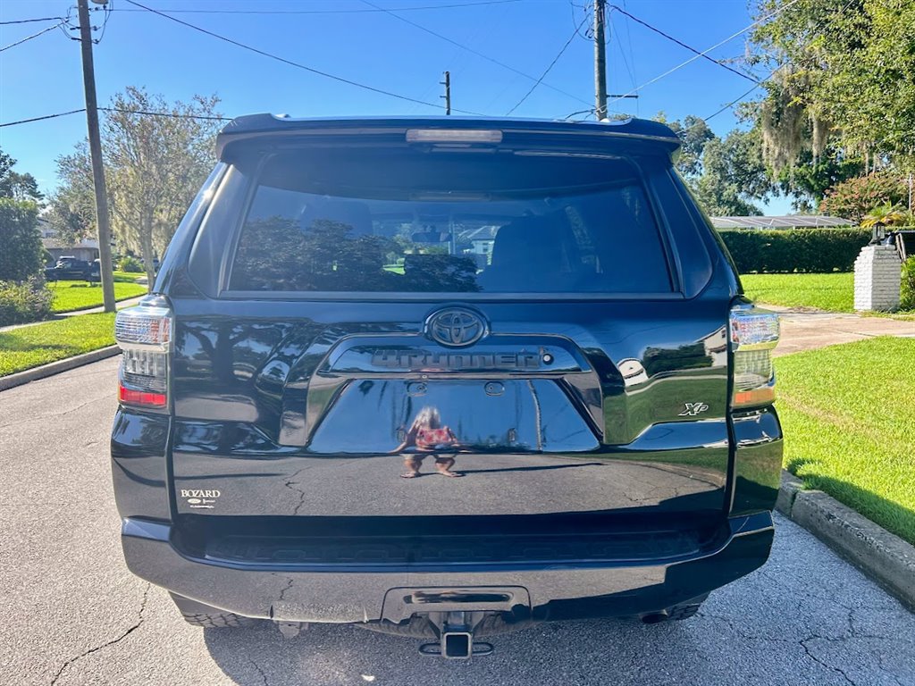 Used 2017 Toyota 4Runner SR5 RWD image 4
