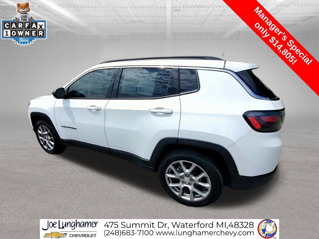 Used 2024 Jeep Compass Latitude w/ Sun and Sound Group AWD/4WD image 7