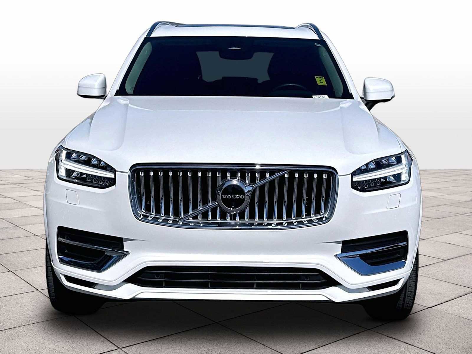 Used 2024 Volvo XC90 T8 Plus w/ Protection Package Premier AWD/4WD image 3