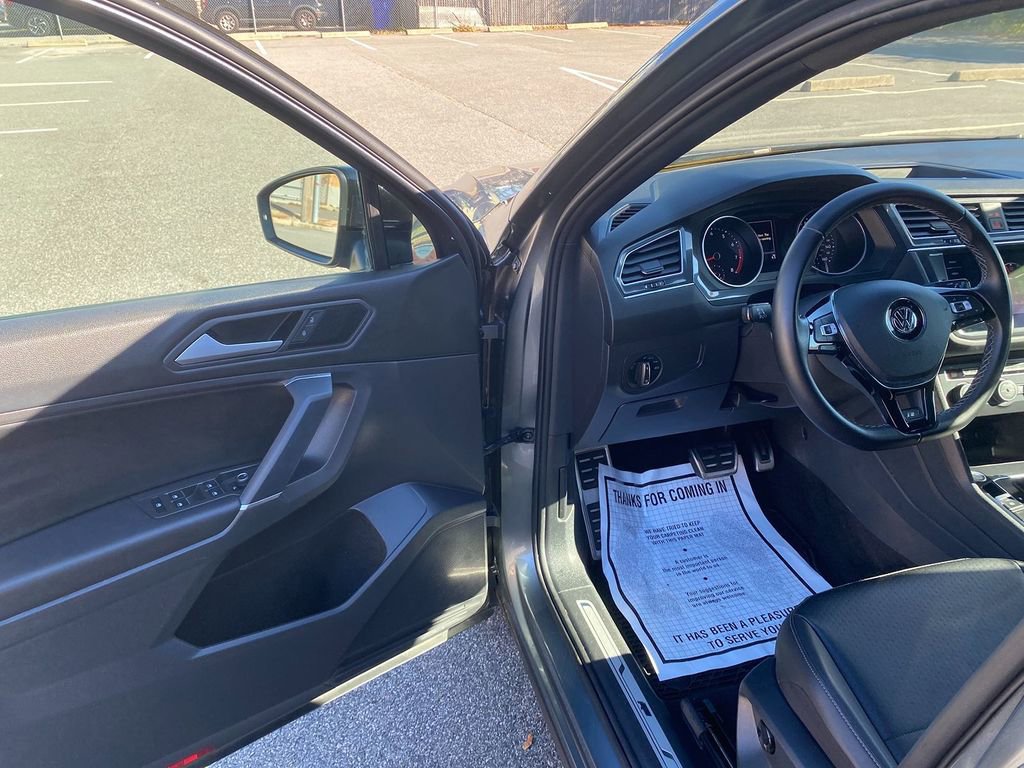 Used 2020 Volkswagen Tiguan SE R-Line image 10