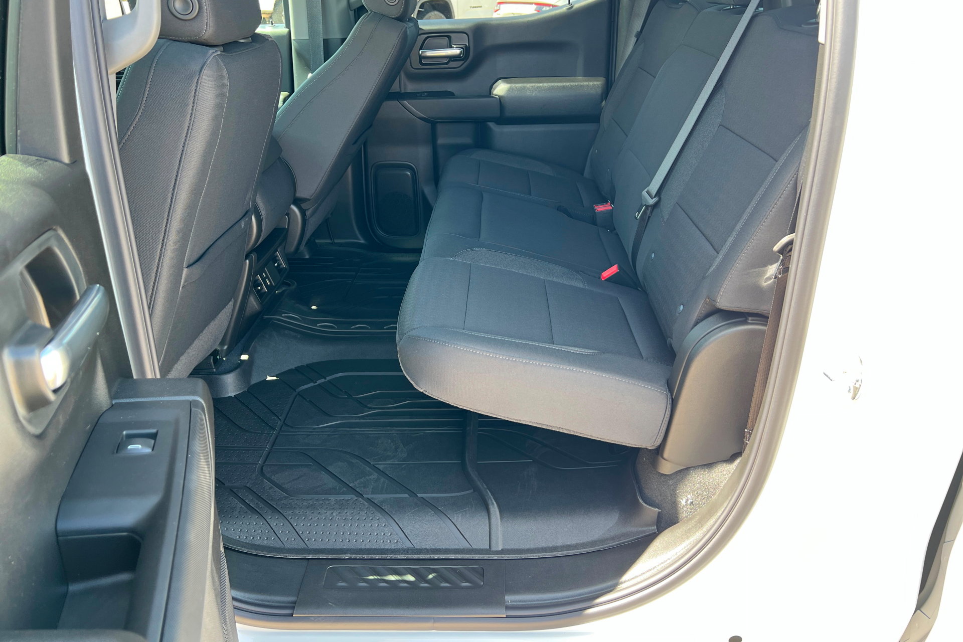 New 2026 Chevrolet Silverado 1500 Custom w/ LPO, Dark Essentials Package AWD/4WD image 22