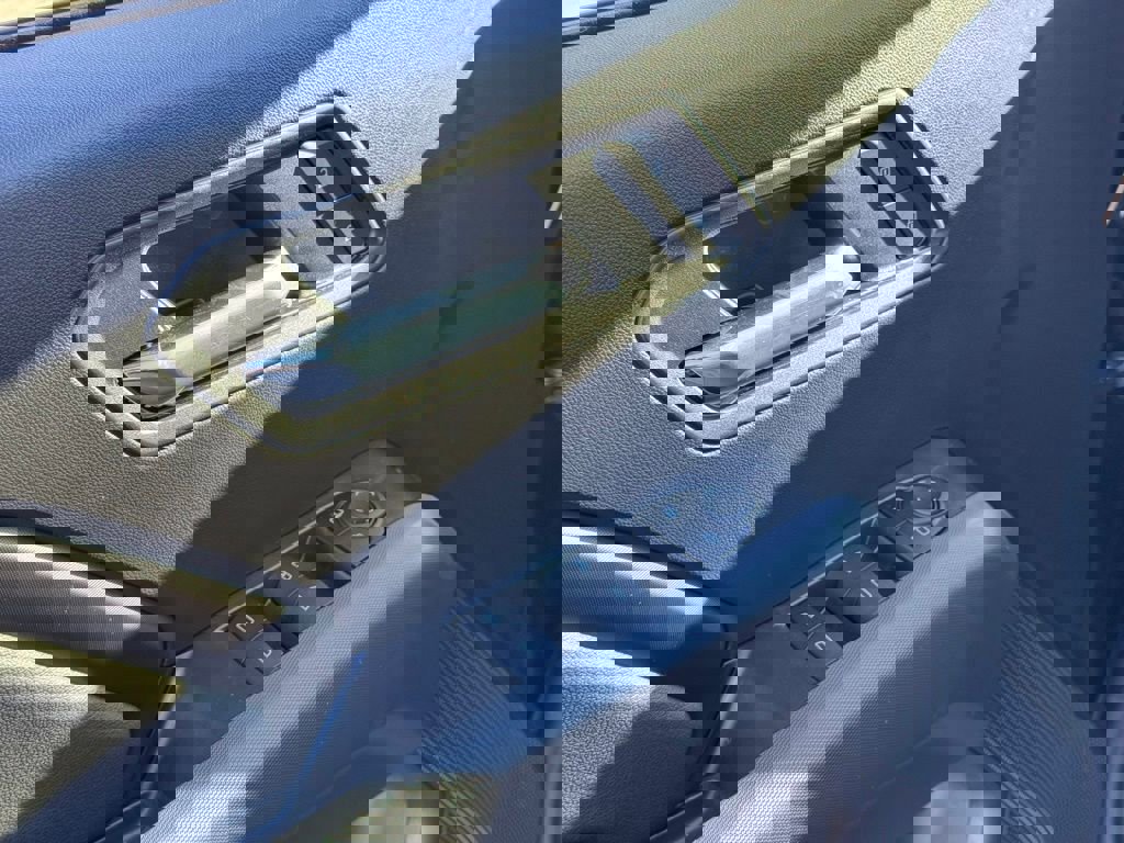 New 2026 GMC Canyon Elevation w/ Convenience Package image 20