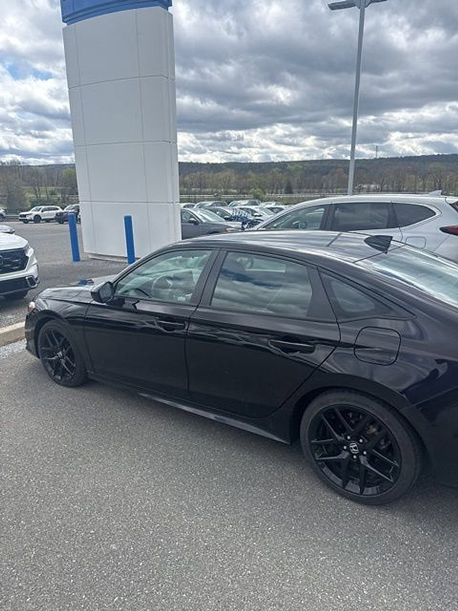 Used 2023 Honda Civic Sport image 9