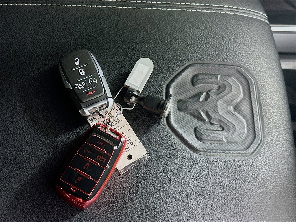 Used 2025 RAM 1500 Laramie w/ Night Edition image 36