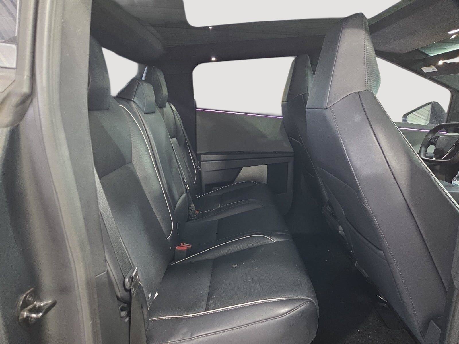 Used 2025 Tesla Cybertruck AWD Crew Cab image 9