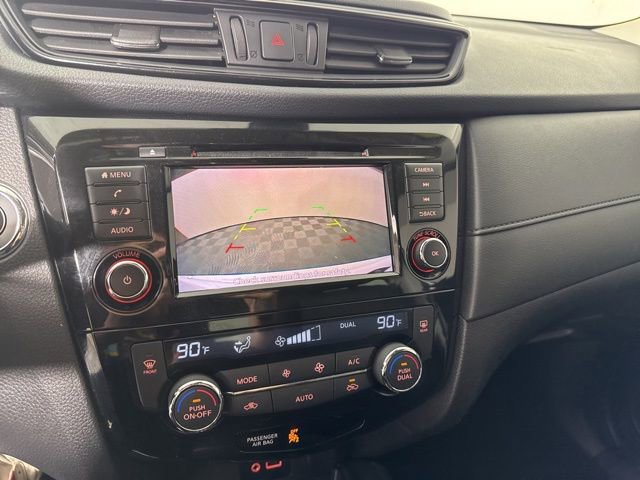 Used 2019 Nissan Rogue SV image 39