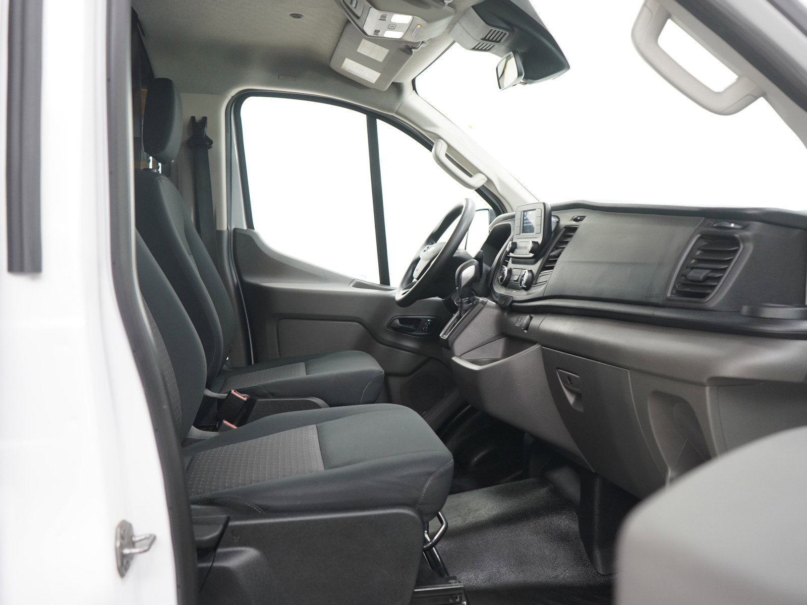 Used 2024 Ford Transit 250 Low Roof AWD w/ Exterior Upgrade Package image 11