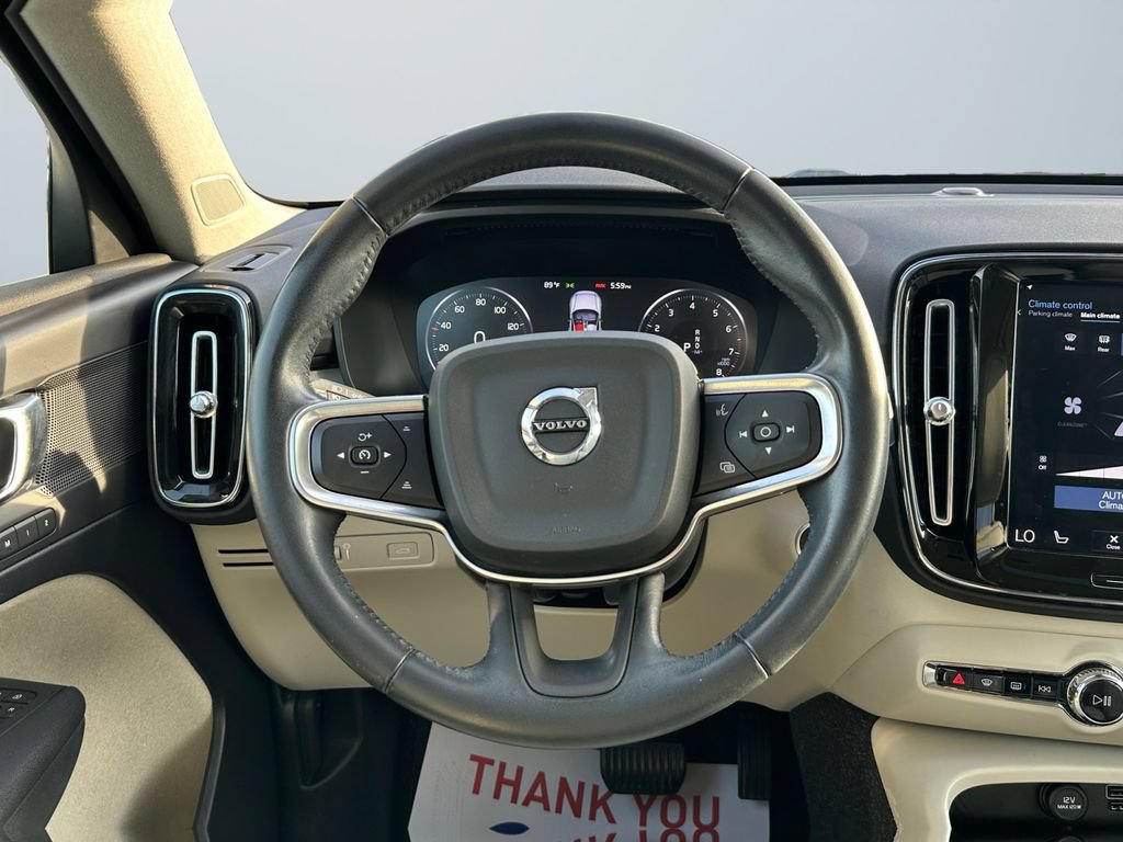 Used 2021 Volvo XC40 T5 Momentum w/ Premium Package AWD/4WD image 12
