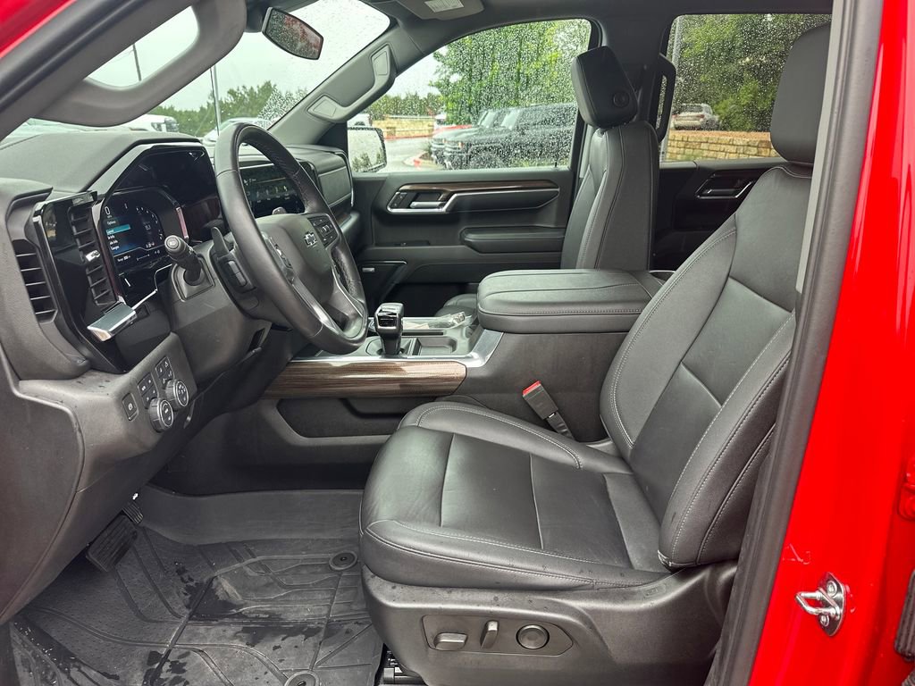 Used 2023 Chevrolet Silverado 1500 RST w/ Convenience Package II AWD/4WD image 18