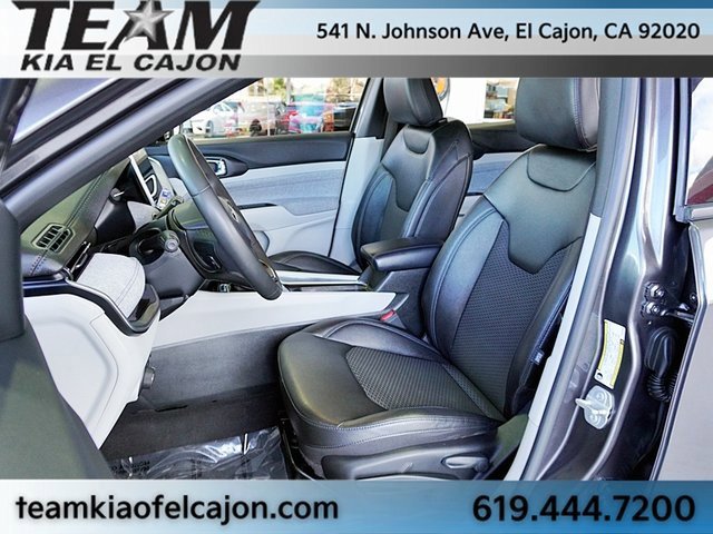 Used 2024 Jeep Compass Latitude image 15