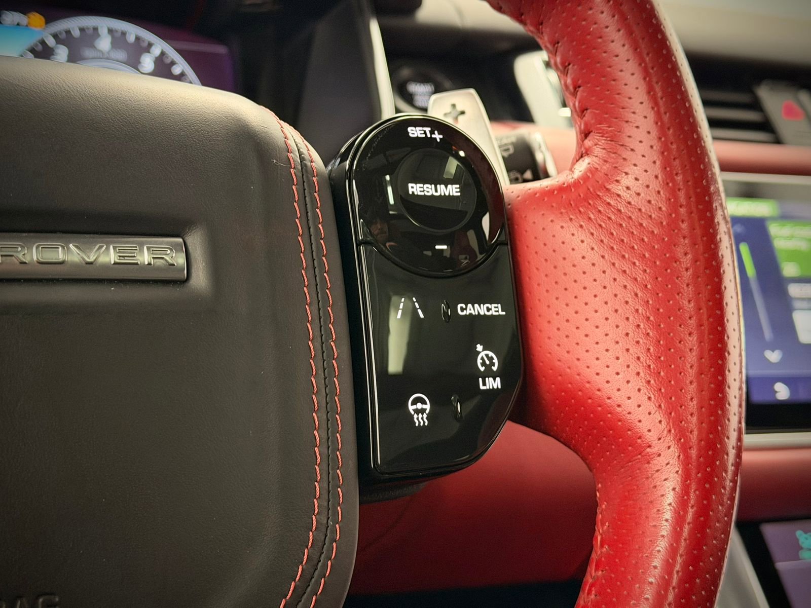 Used 2022 Land Rover Range Rover Sport SVR image 31