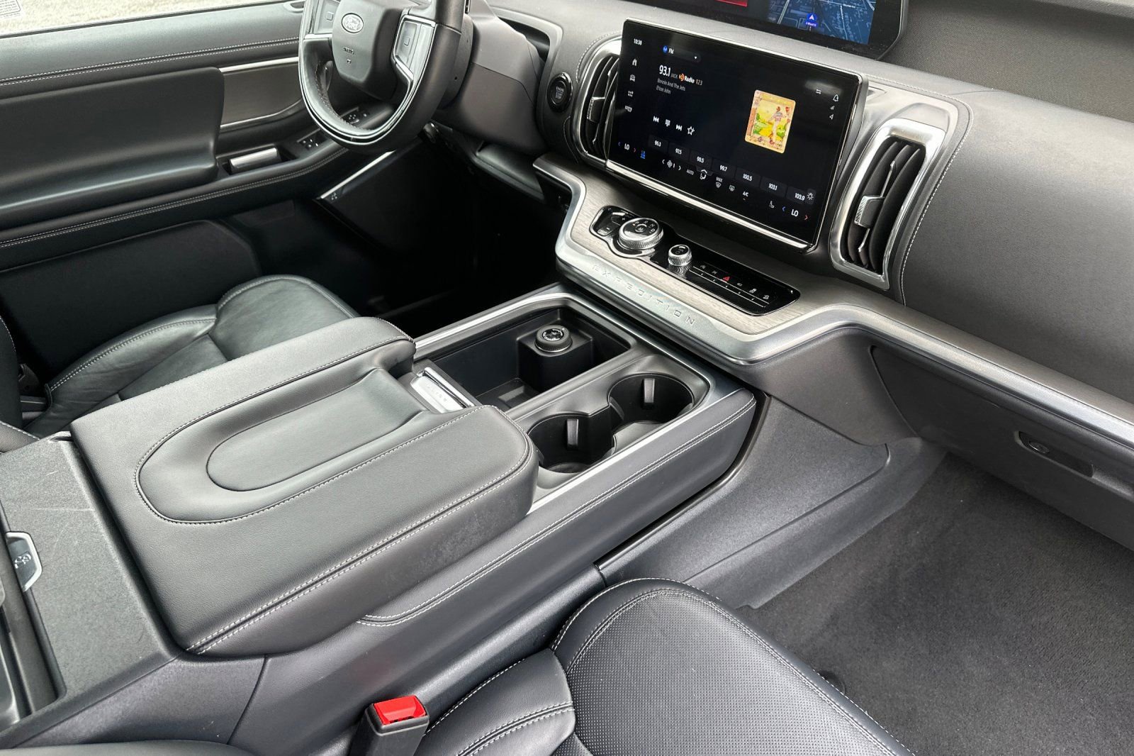 Used 2025 Ford Expedition Platinum AWD/4WD image 17