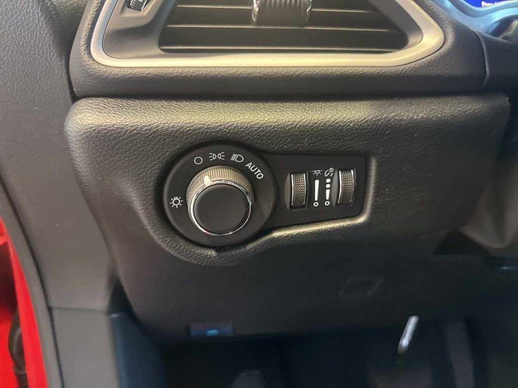 New 2026 Chrysler Voyager LX image 16