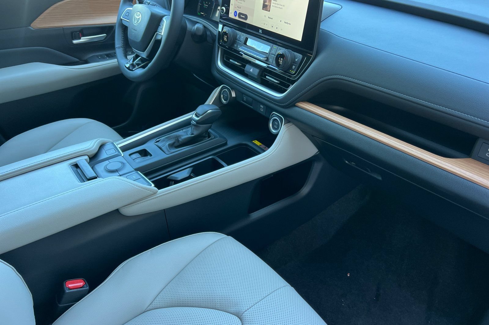 New 2026 Toyota Grand Highlander AWD Hybrid image 19