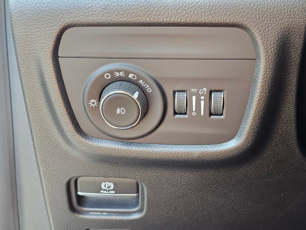 Used 2021 Jeep Grand Cherokee L Limited w/ Trailer Tow Group (B) AWD/4WD image 36