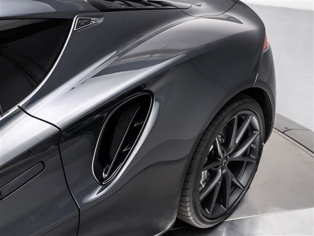 New 2025 Lotus Emira image 12