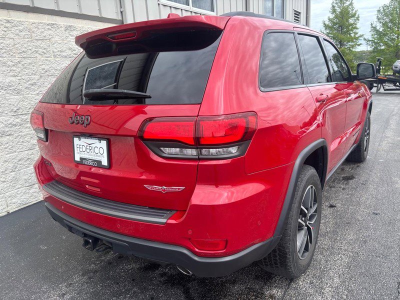Used 2020 Jeep Grand Cherokee Trailhawk w/ Trailhawk Luxury Group AWD/4WD image 3