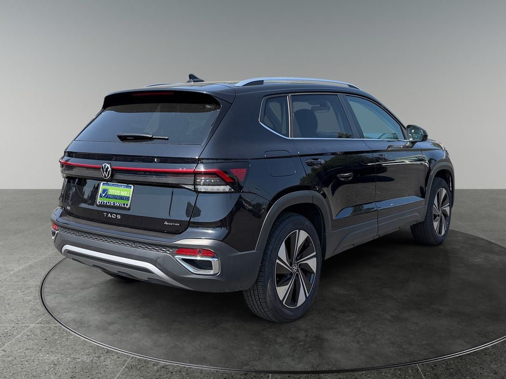 Used 2025 Volkswagen Taos SE AWD/4WD image 9