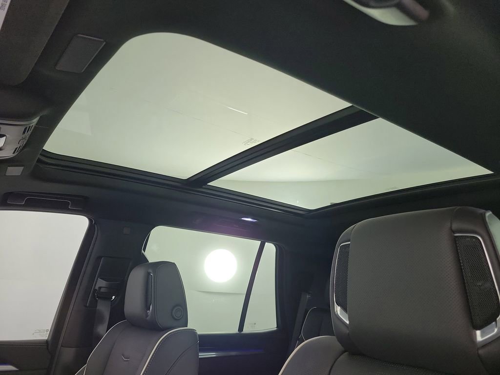 Certified 2026 Cadillac Escalade Sport w/ LPO, Floor Liner Package image 17