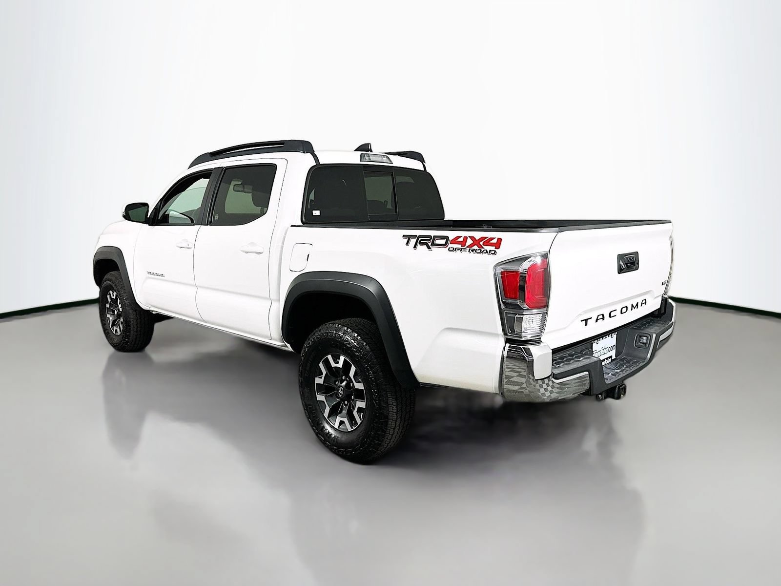 Certified 2023 Toyota Tacoma TRD Off-Road AWD/4WD image 5