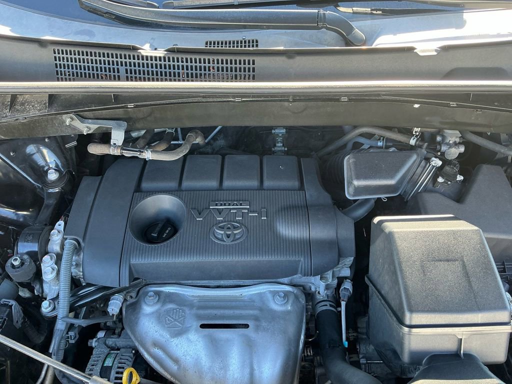 Used 2019 Toyota Highlander LE FWD image 25