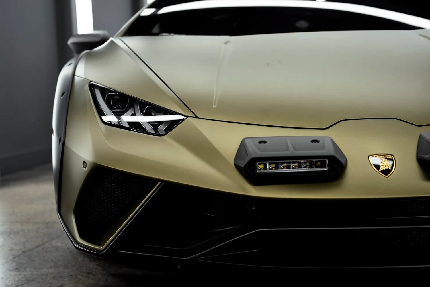 Used 2024 Lamborghini Huracan Sterrato AWD/4WD image 13