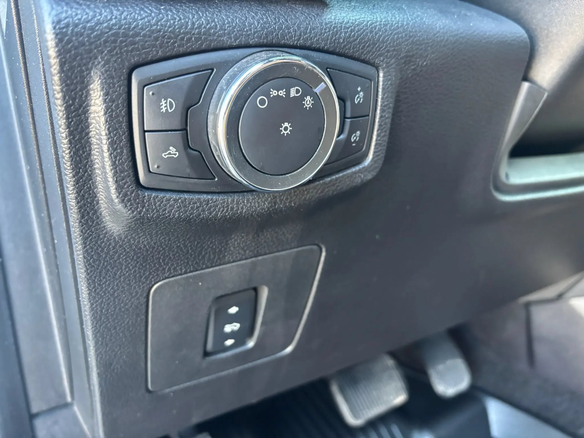 Used 2016 Ford F150 Limited w/ Trailer Tow Package AWD/4WD image 13