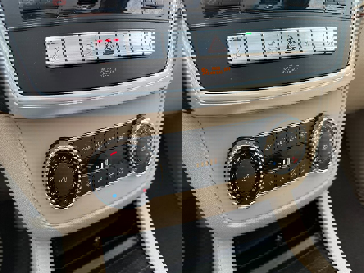 Used 2016 Mercedes-Benz GL 450 4MATIC image 18