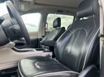 Used 2023 Chrysler Pacifica Limited image 7